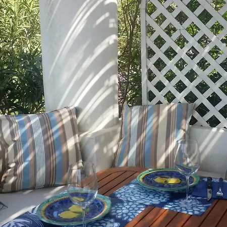 Anoeta Casetta Eoliana Lipari,pool,sauna Σαλέ