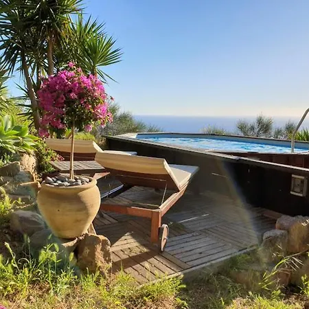 Anoeta Casetta Eoliana Lipari,pool,sauna Λίπαρι